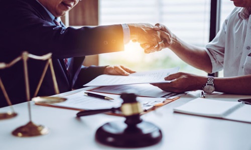 En que se especializan los abogados especializados en Derecho Corporativo y Societario